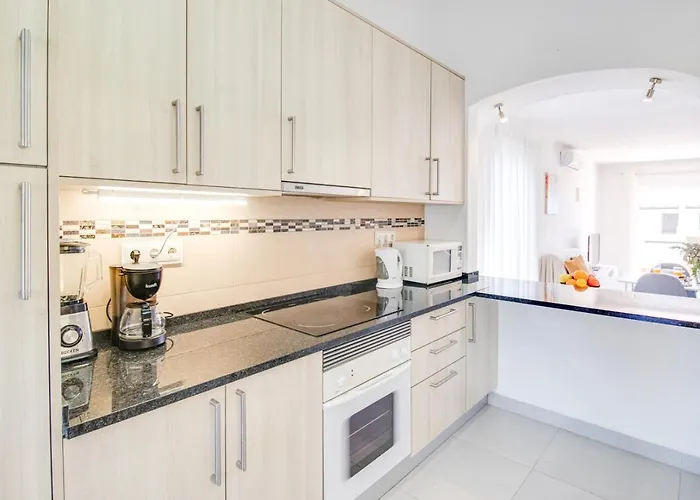 Apartment Modern Oasis 500m With Ac Wifi Pool