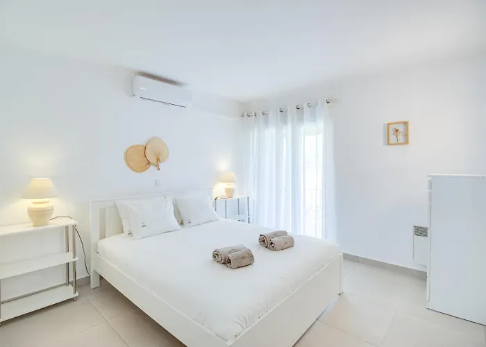 Modern Oasis 500m With Ac Wifi Pool Apartment